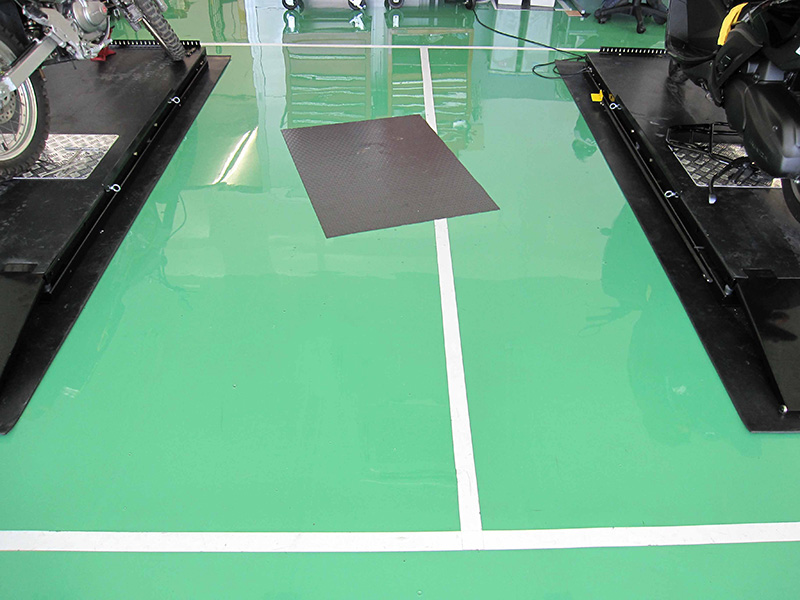 アトムサポート 株 油性床用塗料フロアトップ 14L グリーン